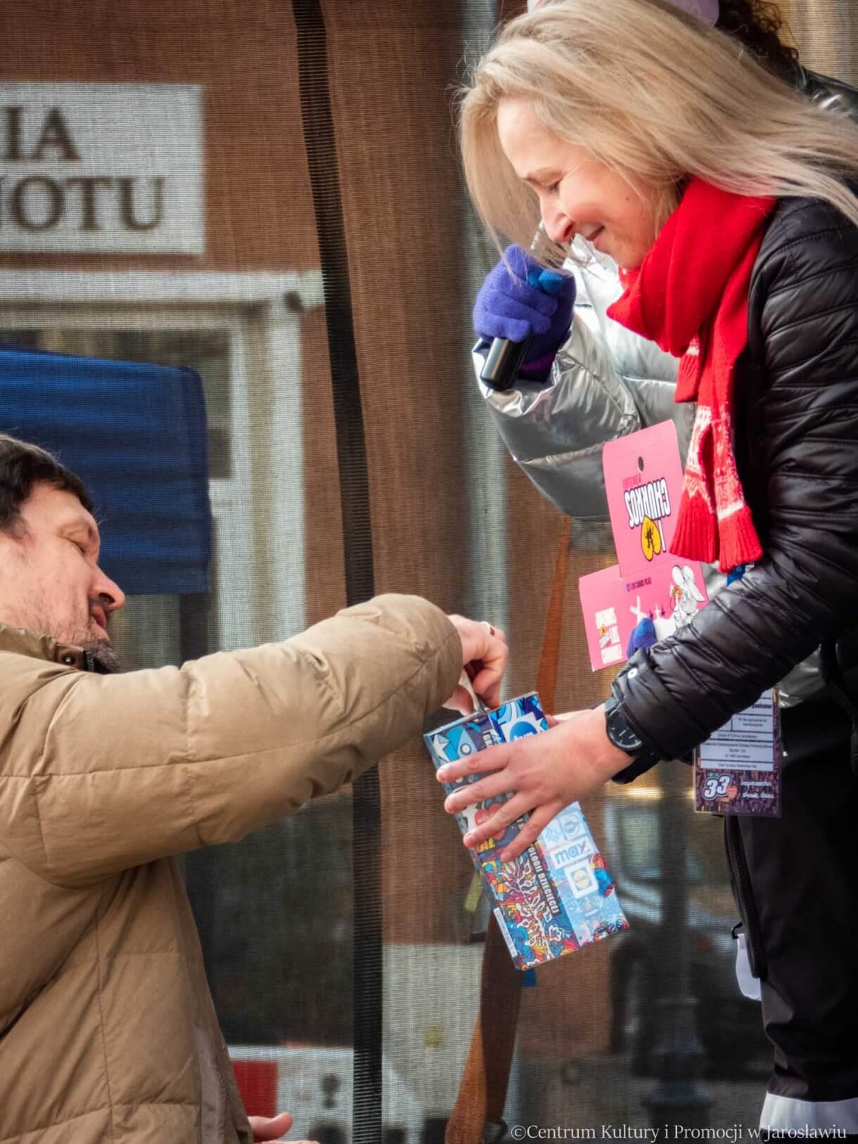 33. Finał WOŚP licytacja na scenie