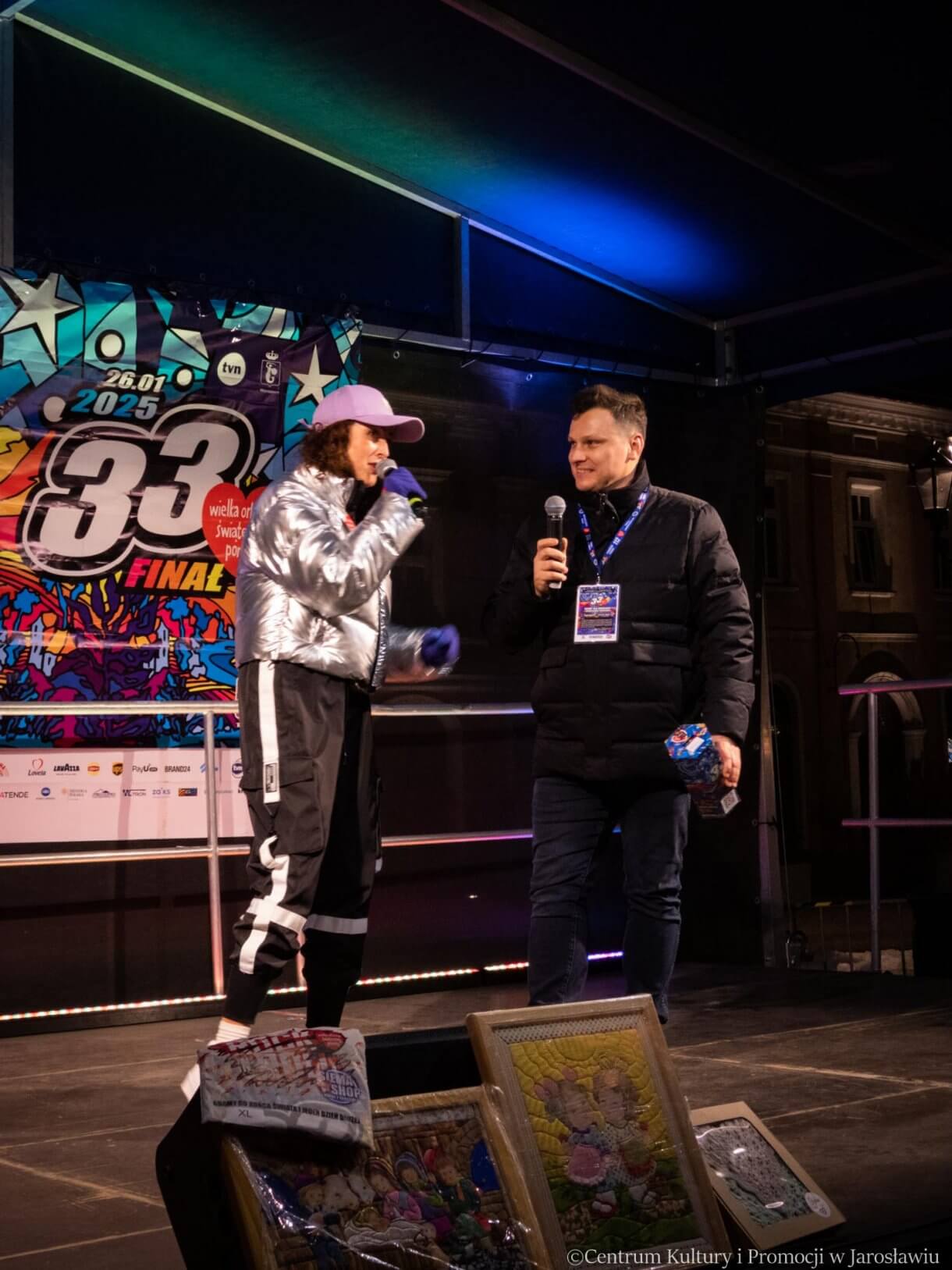 33. Finał WOŚP Burmistrz Miasta Marcin Nazarewicz z prowadząca