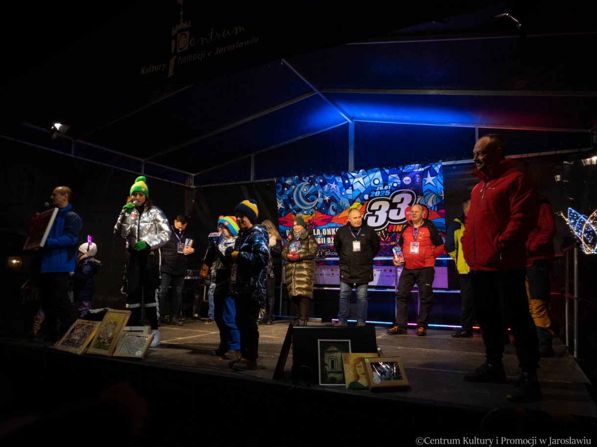 33. Finał WOŚP licytacja na scenie
