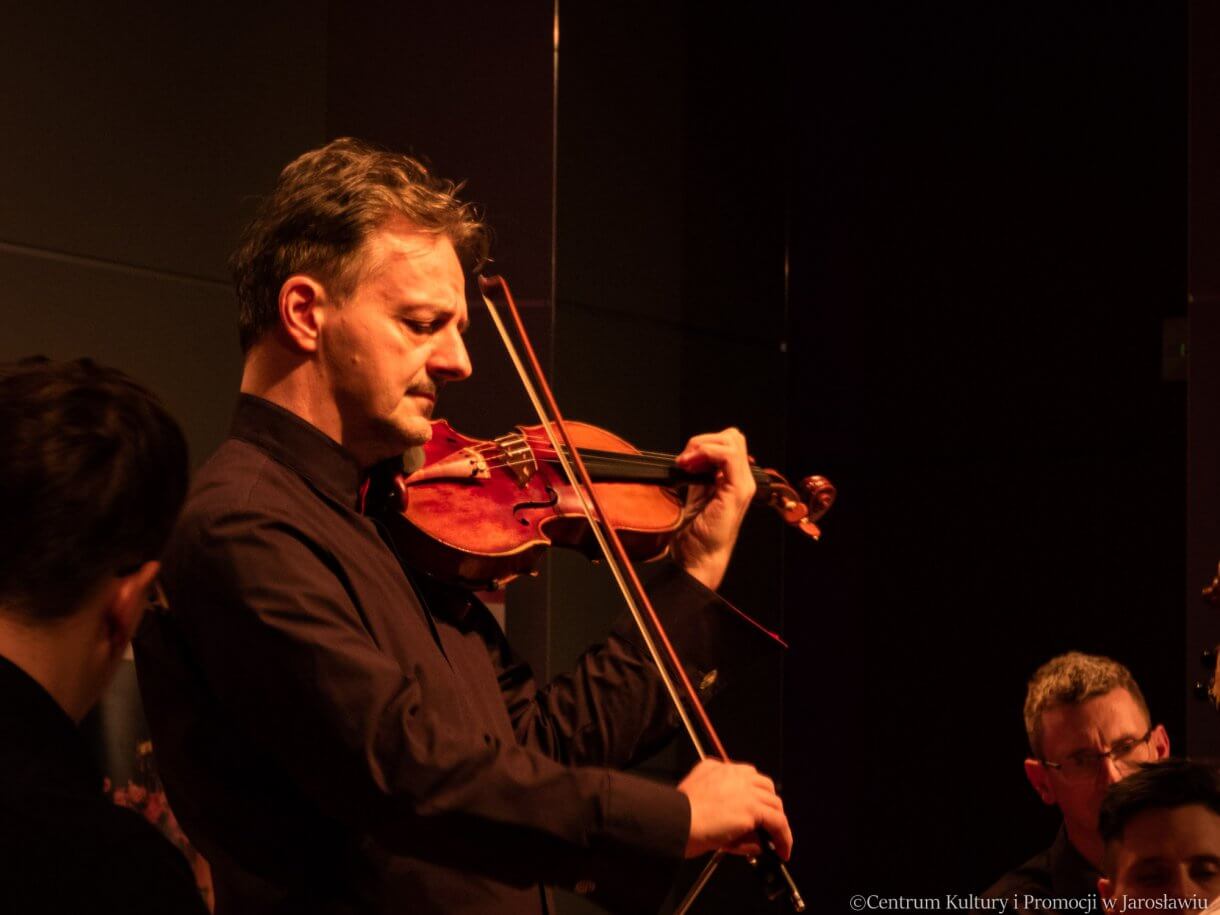Festiwal Muzyki Fortepianowej im. Marii Turzańskiej / Orkiestra „Sinfonia Galicya” z Piotrem Tarcholikiem