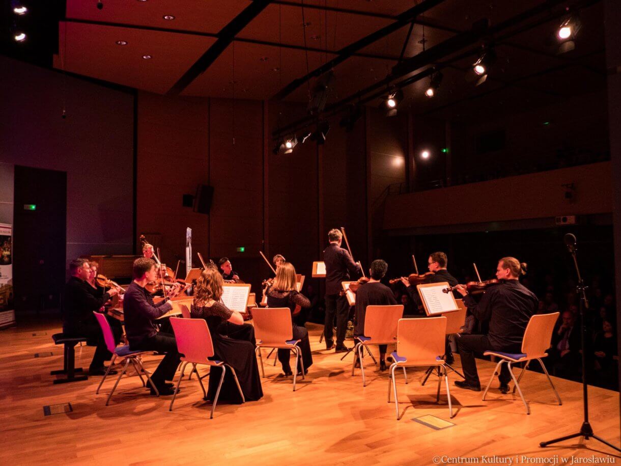 Festiwal Muzyki Fortepianowej im. Marii Turzańskiej / Orkiestra „Sinfonia Galicya” z Piotrem Tarcholikiem