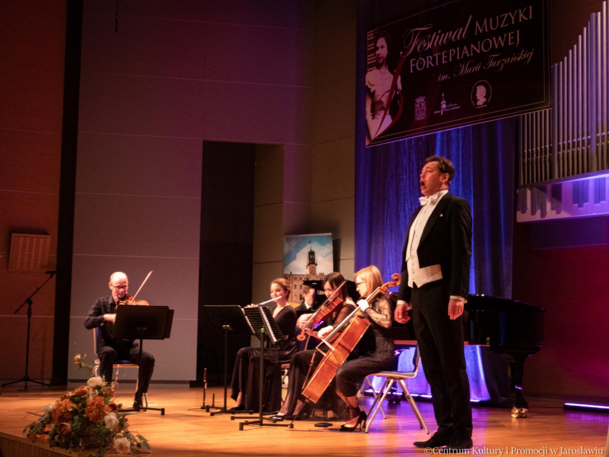 Festiwal Muzyki Fortepianowej im. Marii Turzańskiej / artyści: Rafał Barmiński oraz orkiestra kameralna