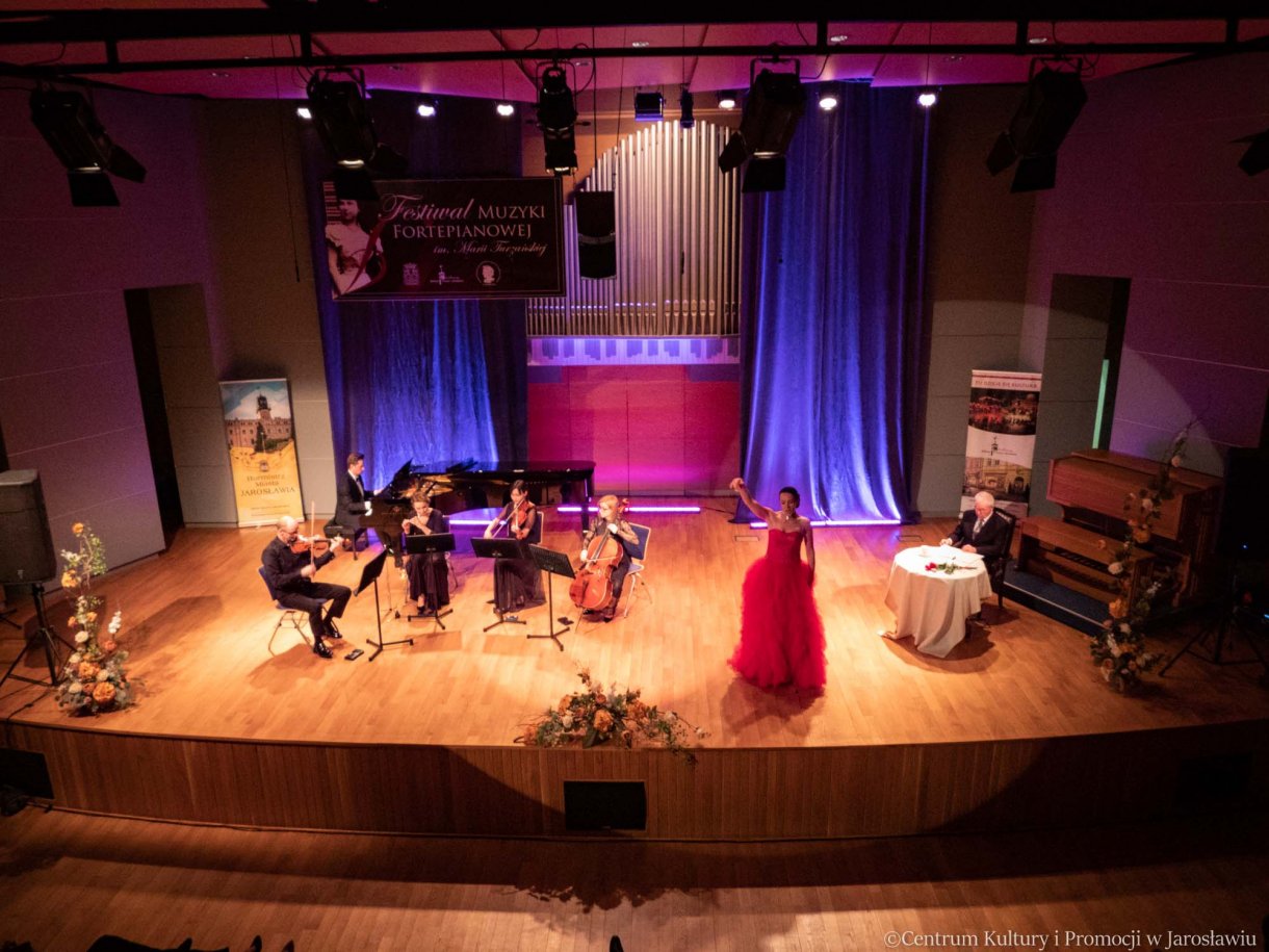 Festiwal Muzyki Fortepianowej im. Marii Turzańskiej / artyści: Renata Johnson-Wojtowicz i kameralna