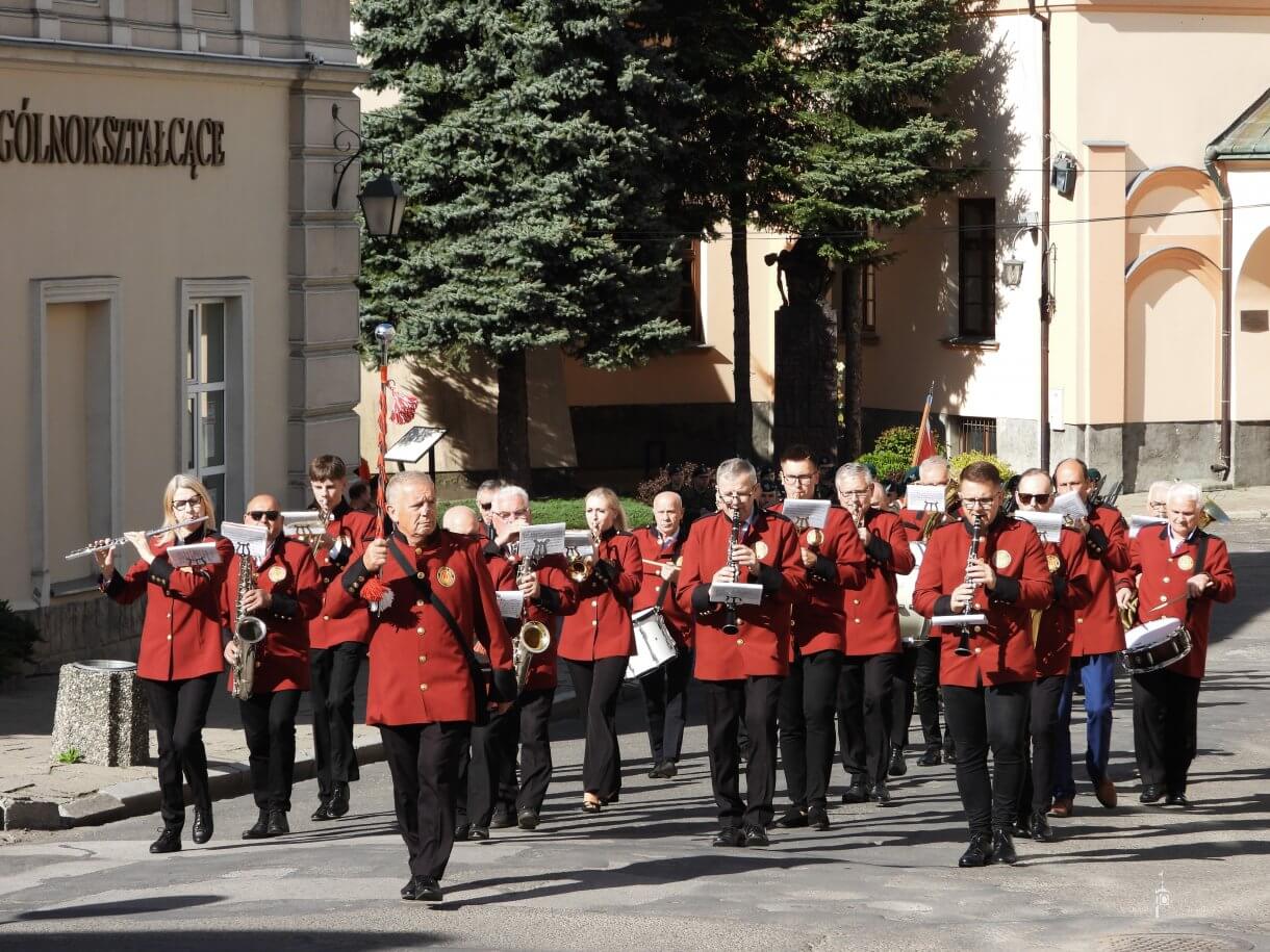 Dzień Flagi RP - orkiestra dęta laudate dominum