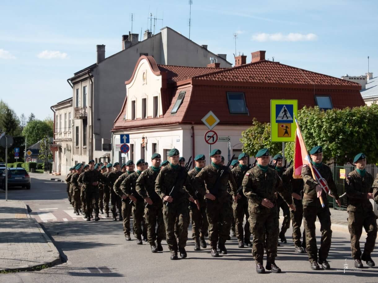 Dzień Flagi RP - przemarsz