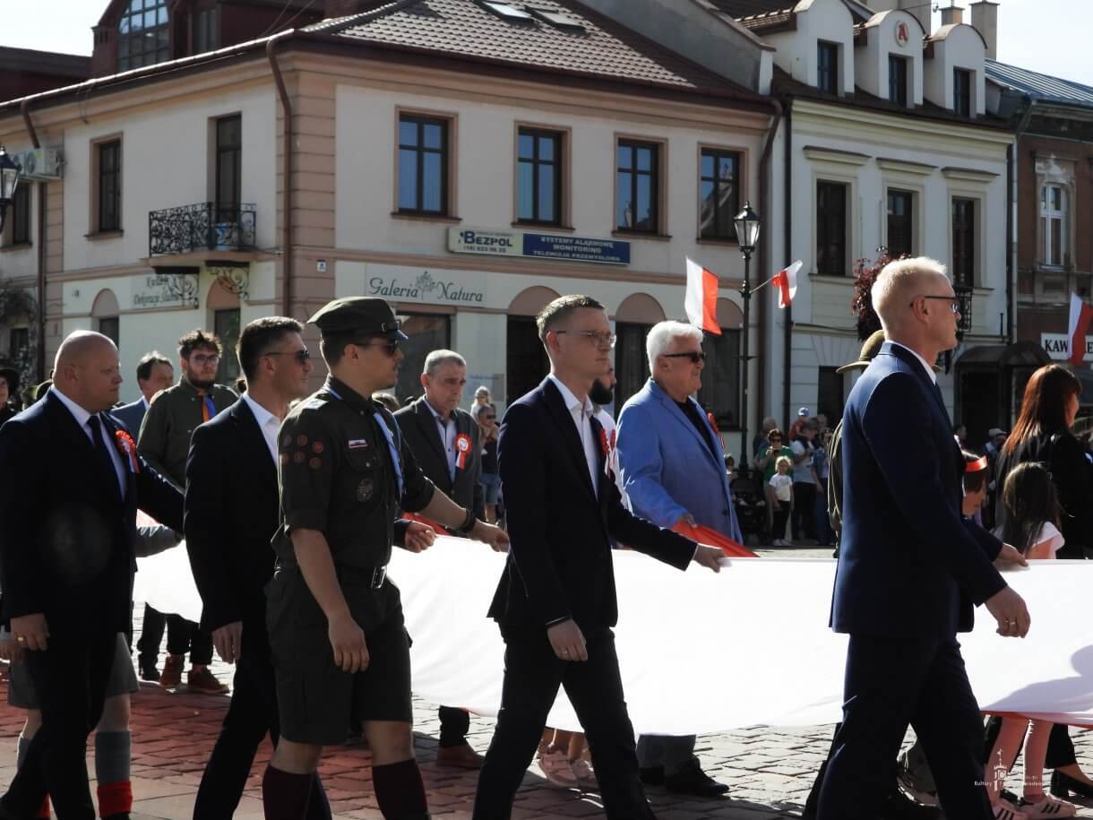 Dzień Flagi RP - przemarsz