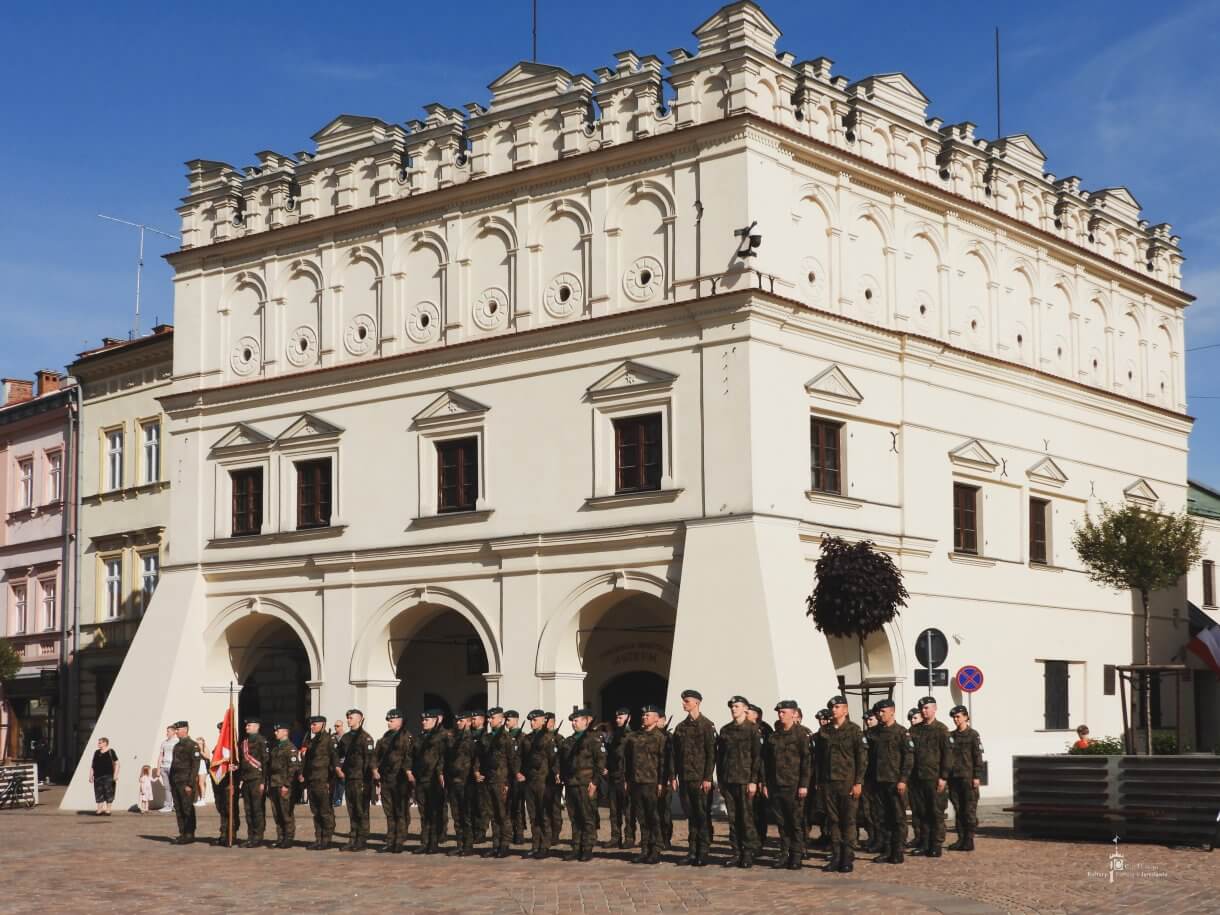 Dzień Flagi RP - Wojskowa asysta honorowa