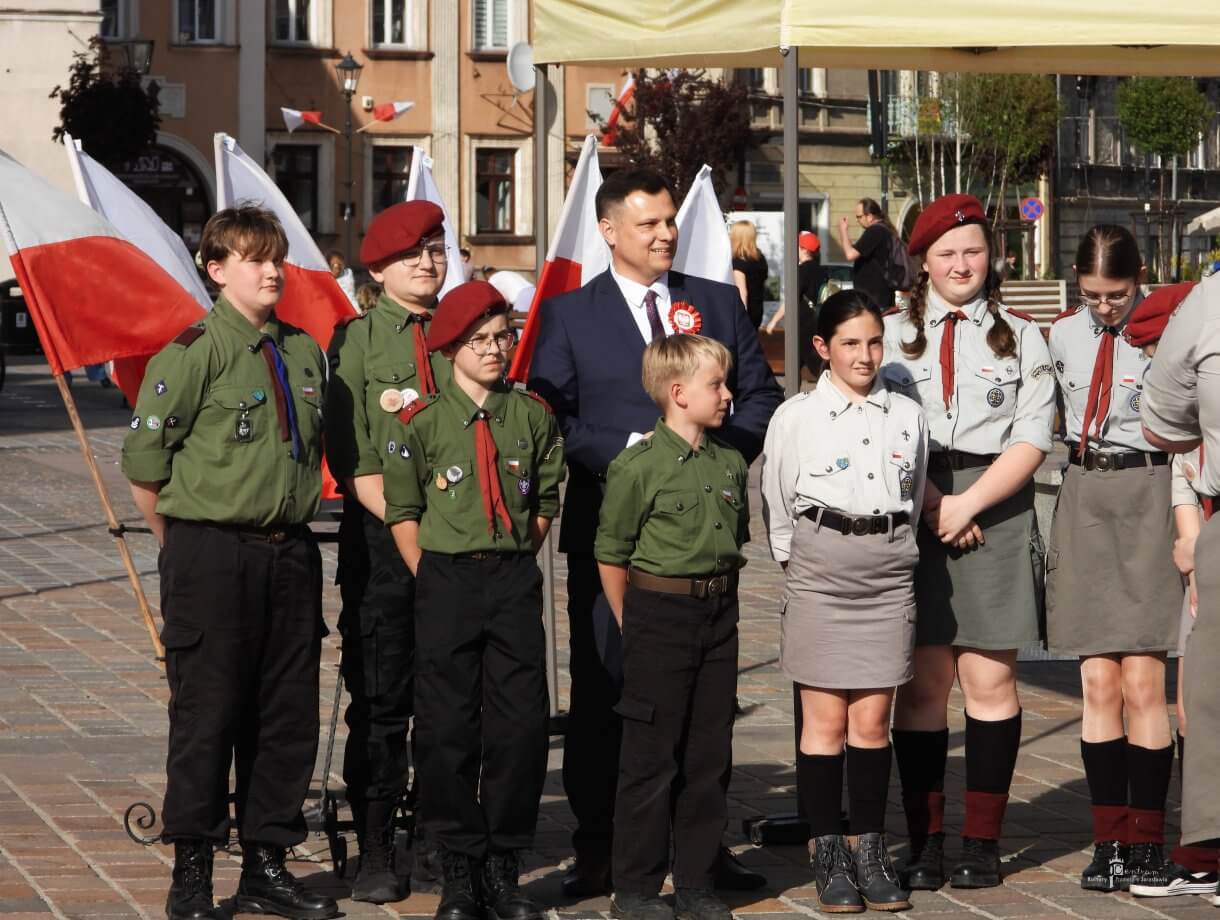 Dzień Flagi RP -harcerze