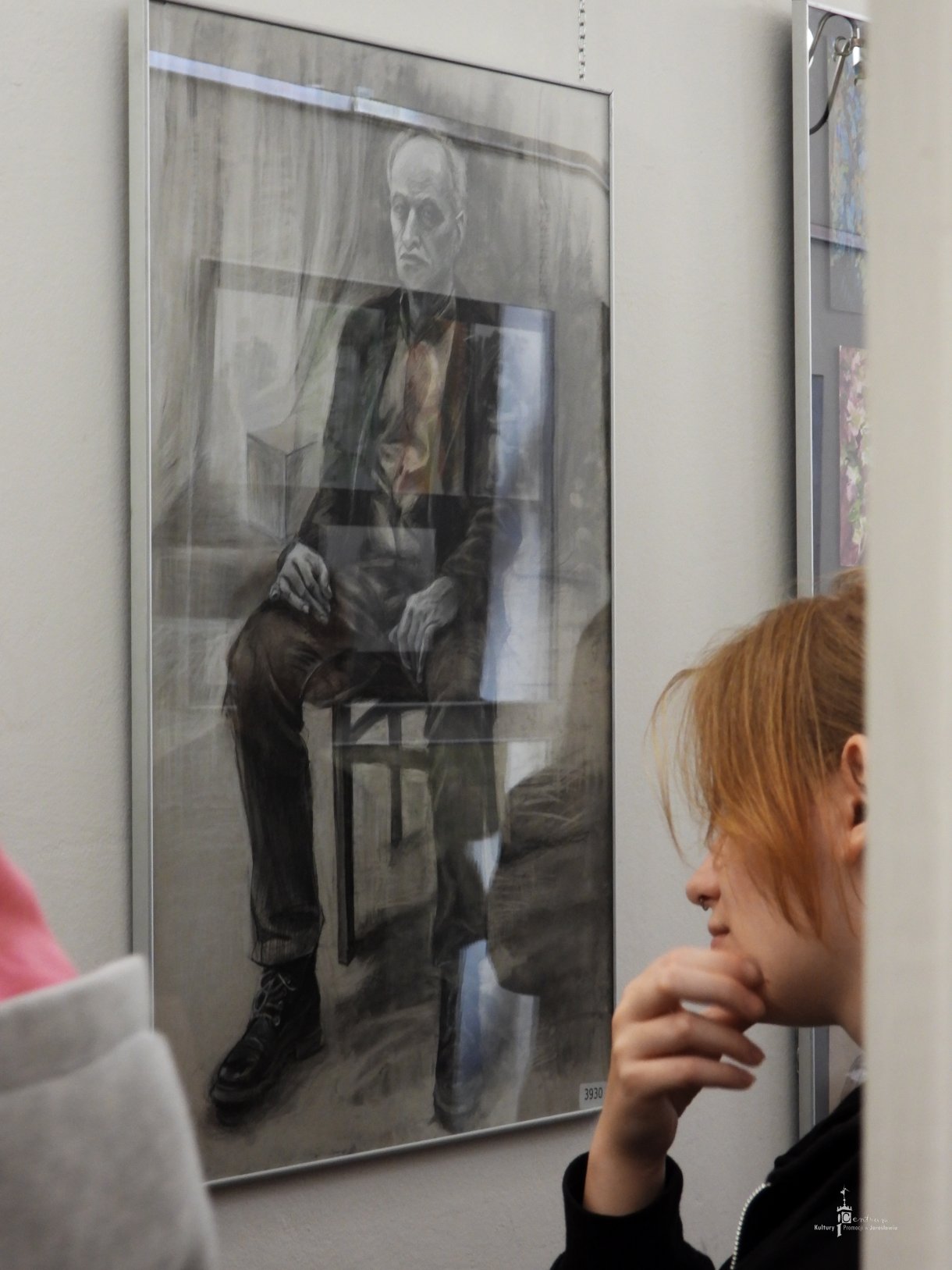 Magdalena Zatyka Wystawa prac uczennicy Państwowego Liceum Sztuk Plastycznych im. Stanisława Wyspiańskiego w Jarosławiu. - uczniowie oglądają wystawę