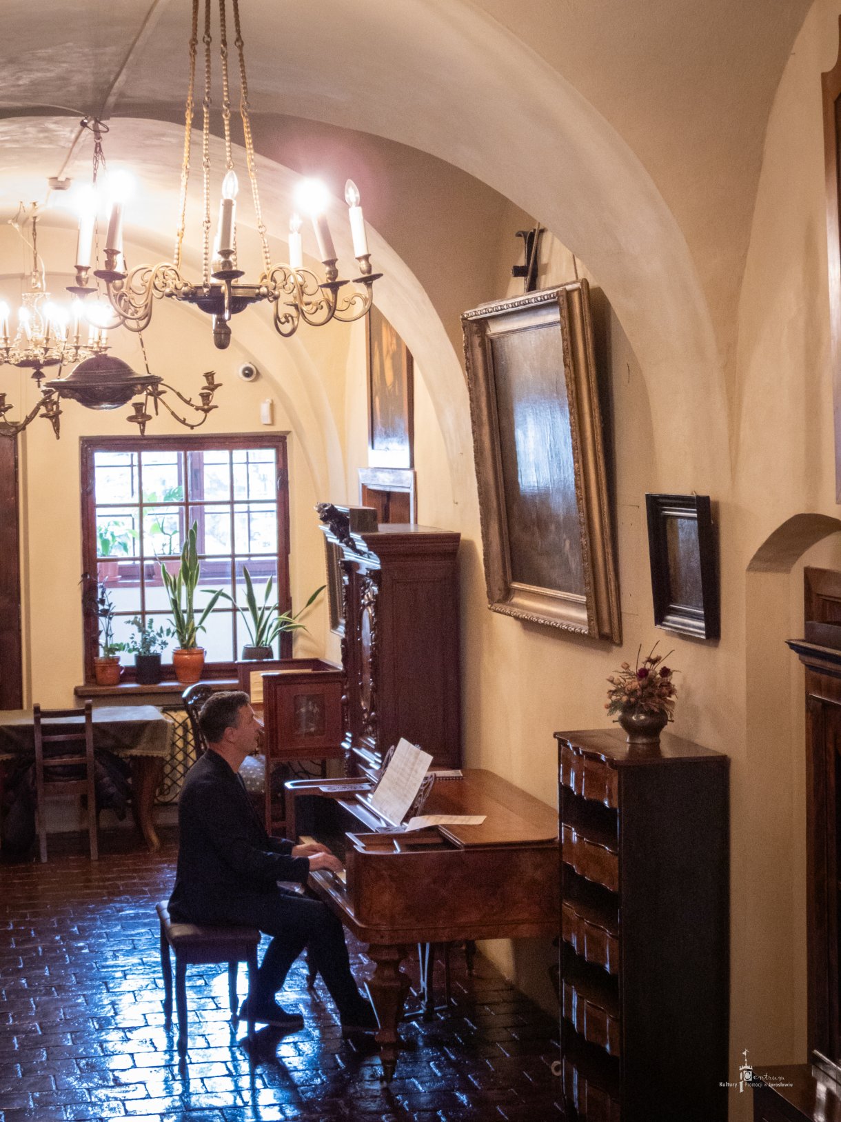 Noc Zwiedzania Rynku - zawiedzenie Muzeum Kamienica Orsettich w Jarosławiu