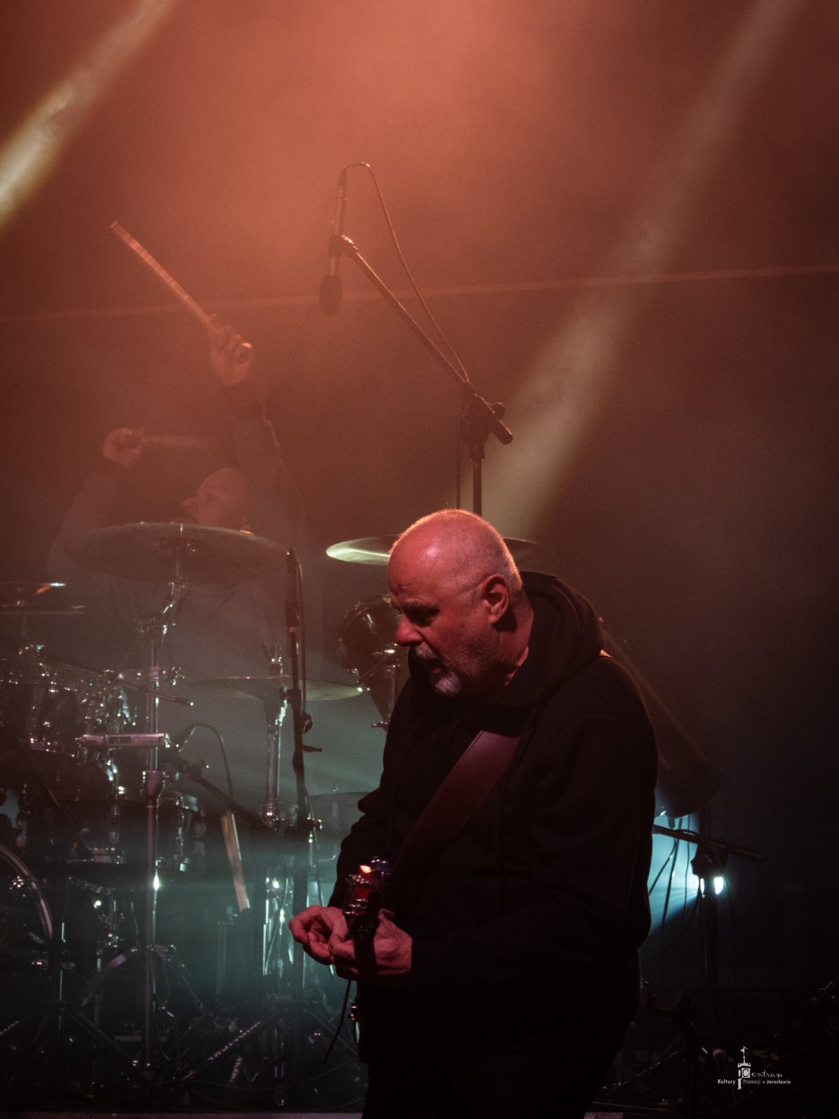 Koncert zespołu RSC podczas Nocy Zwiedzania Rynku - gitarzysta