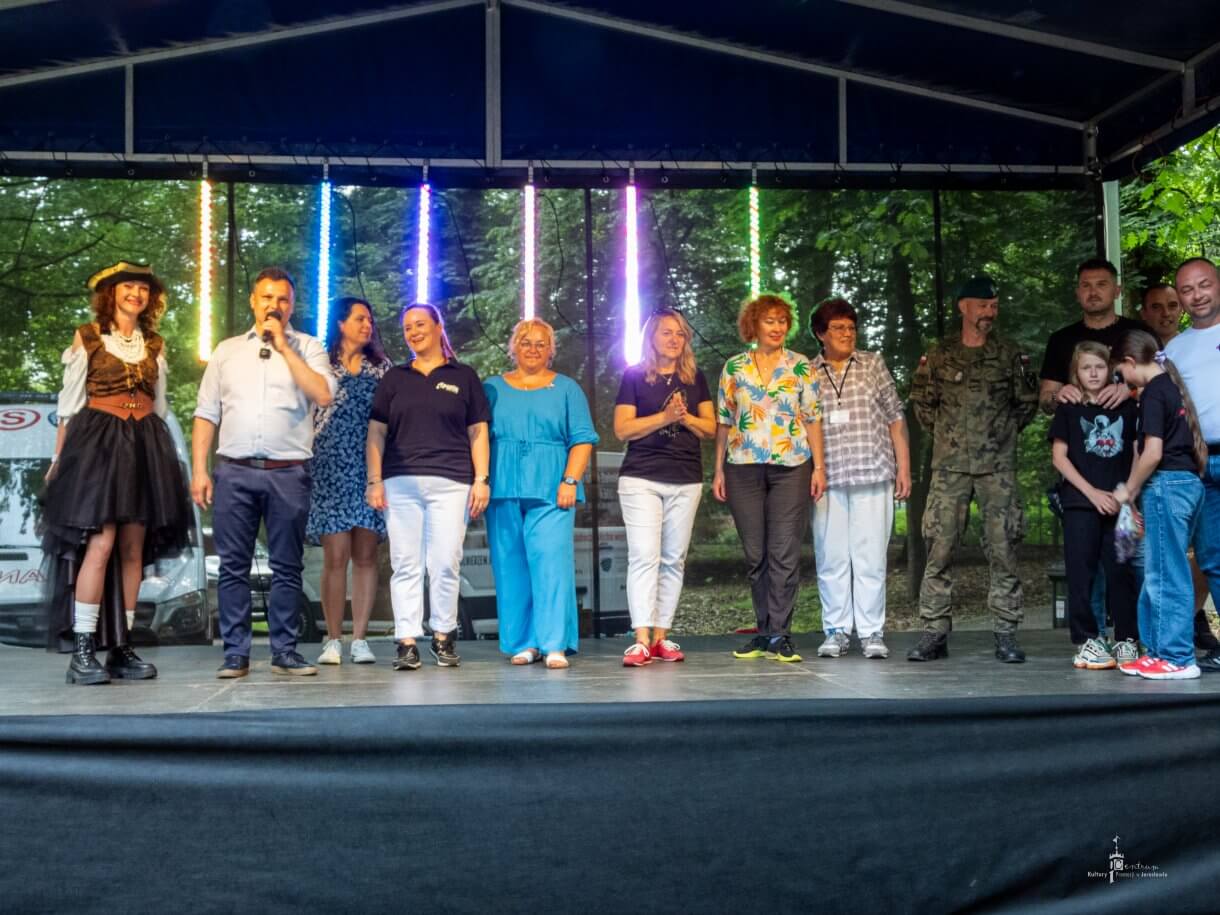 Dzień dziecka w parku miejskim - rozpoczęcie wydarzenia, zaproszeni goście