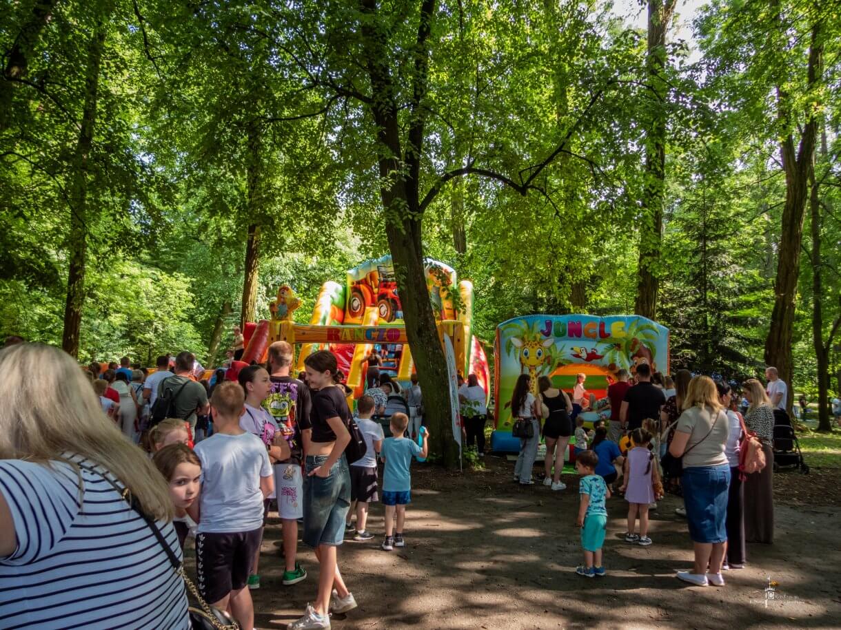 Dzień dziecka w parku miejskim - uczestnicy wydarzenia