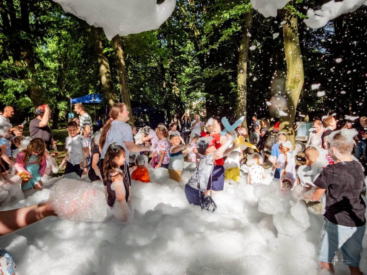 Dzień dziecka w parku miejskim - piana party