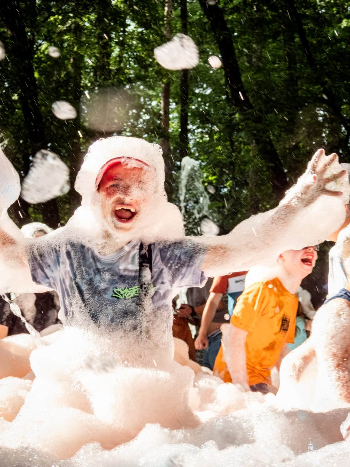 Dzień dziecka w parku miejskim - piana party