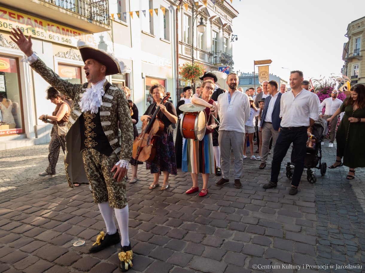 Jarmark Jarosławski - korowód jarmarkowy