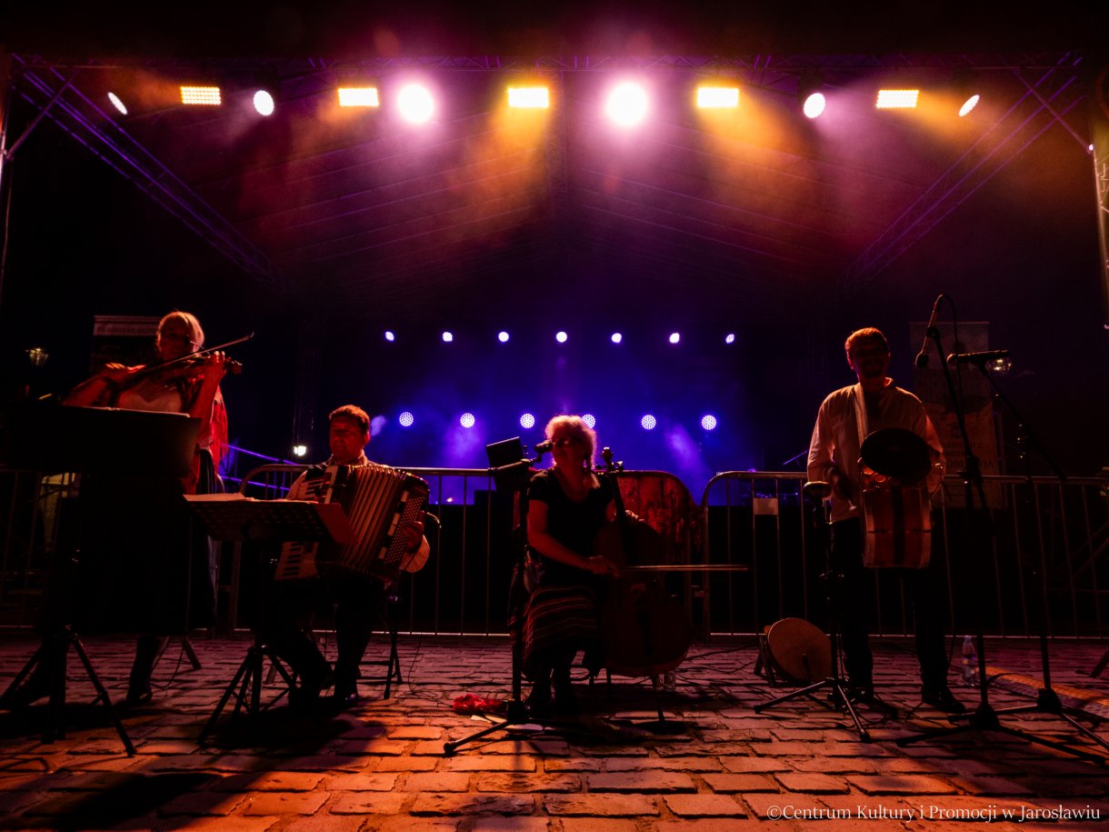 Jarmark Jarosławski - potańcówka z Kapelą Fajerka