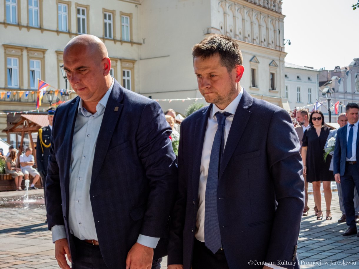 88. rocznica wielkiego strajku chłopskiego - składanie kwiatów pod tablicą pamiątkową