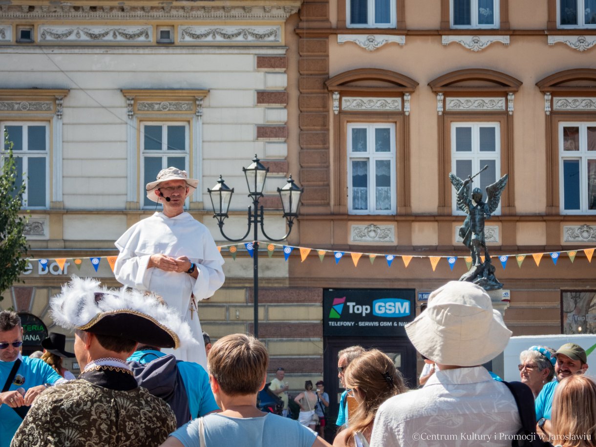 Jarmark Jarosławski - kazanie na beczce