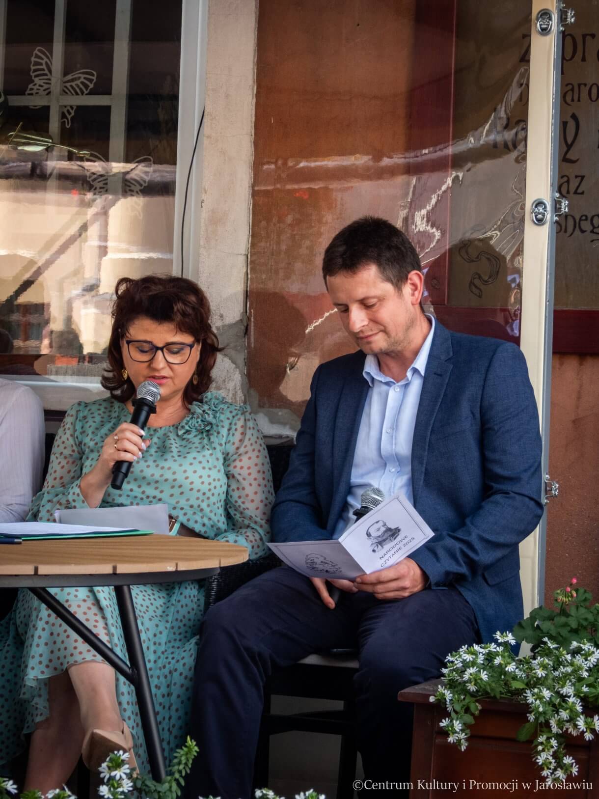 Narodowe Czytanie - uczestnicy - Barbara Reń i Korneliusz Polit