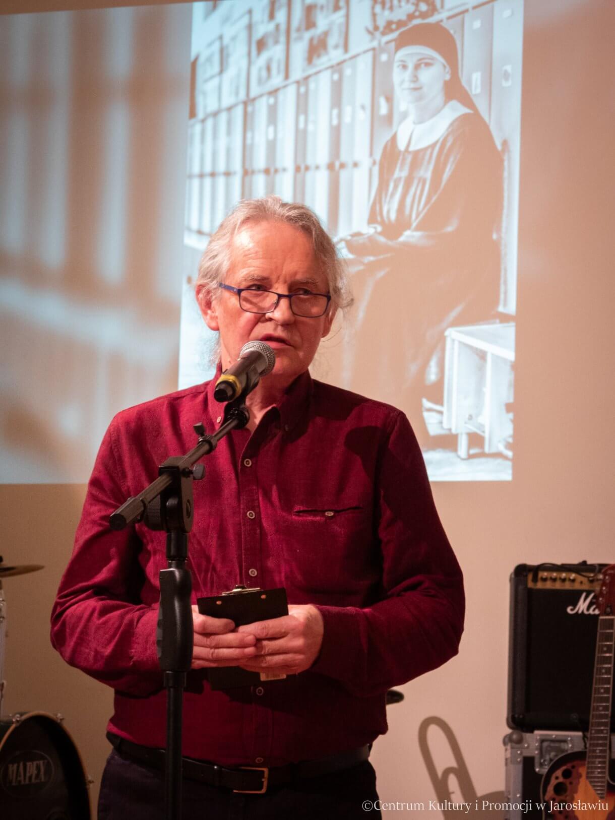 LUDZIE JAROSŁAWIA. Fotografia socjologiczna - oficjalne otwarcie wystawy monolog satyryczny