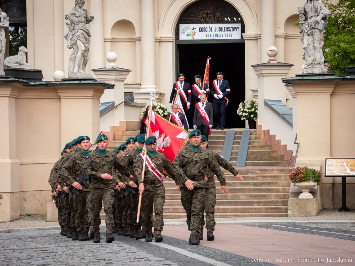 Obchody Dnia Sybiraka w Jarosławiu -Wojskowa Asysta Honorowa