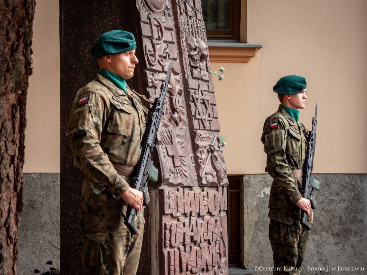 Obchody Dnia Sybiraka w Jarosławiu - Wojskowa Asysta Honorowa