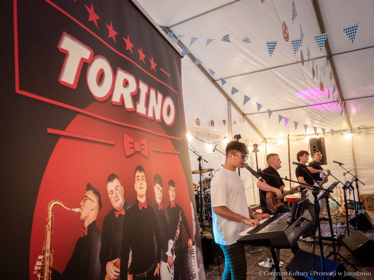 Oktoberfest Jarosław 2025 - zespół Torino