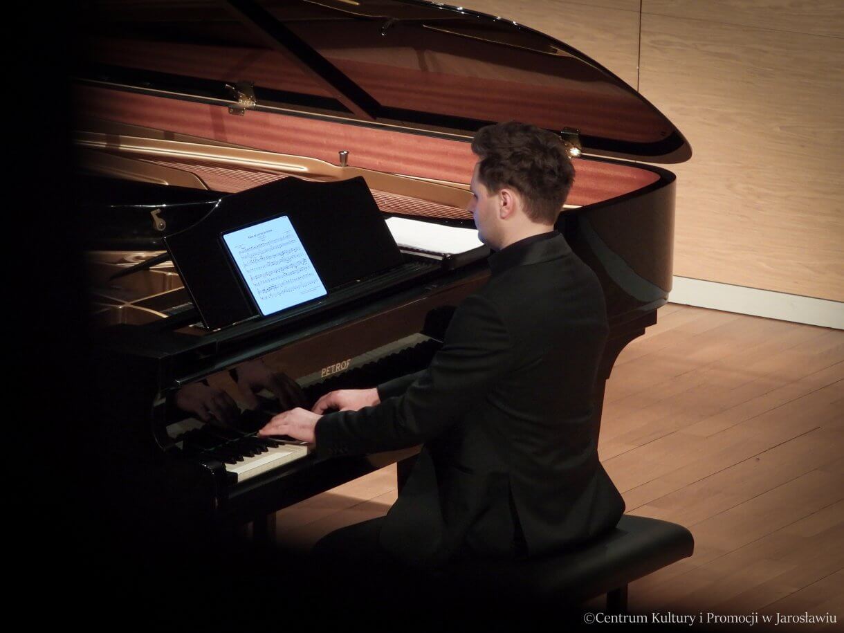 Festiwal Muzyki Fortepianowej im. Marii Turzańskiej - pianista