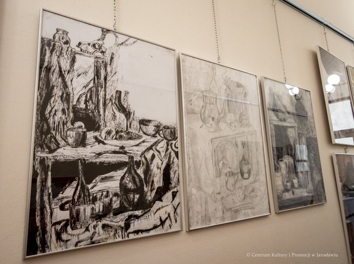 Centrum Kultury i Promocji w Jarosławiu zaprasza na wystawę Franciszka Żbika „RZEŹBA” Prace ucznia Państwowego Liceum Sztuk Plastycznych im. Stanisława Wyspiańskiego w Jarosławiu. Czas trwania: kwiecień 2026