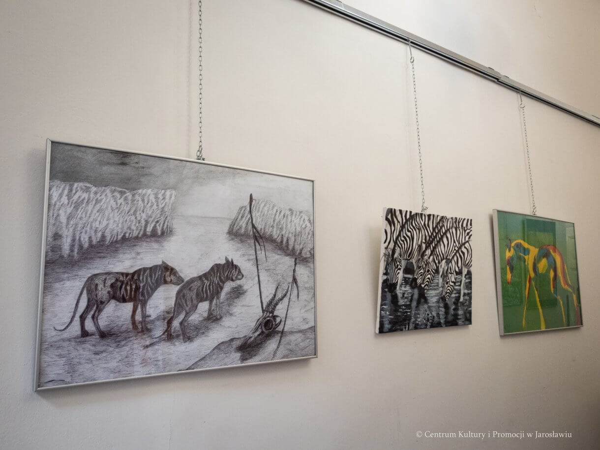 Centrum Kultury i Promocji w Jarosławiu zaprasza na wystawę Franciszka Żbika „RZEŹBA” Prace ucznia Państwowego Liceum Sztuk Plastycznych im. Stanisława Wyspiańskiego w Jarosławiu. Czas trwania: kwiecień 2026