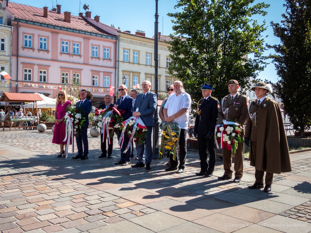 89. rocznica Wielkiego Strajku Chłopskiego w Jarosławiu - uczestnicy uroczystości