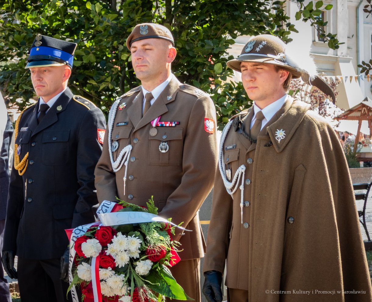 89. rocznica Wielkiego Strajku Chłopskiego w Jarosławiu - delegacja garnizonu Jarosław