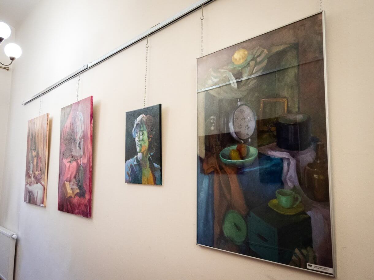 Centrum Kultury i Promocji w Jarosławiu zaprasza do Galerii Debiutów na wystawę Aleksandry Marciniak Wystawa prac uczennicy Państwowego Liceum Sztuk Plastycznych im. S. Wyspiańskiego w Jarosławiu. Czas trwania: 05.10 – 31.10.2026