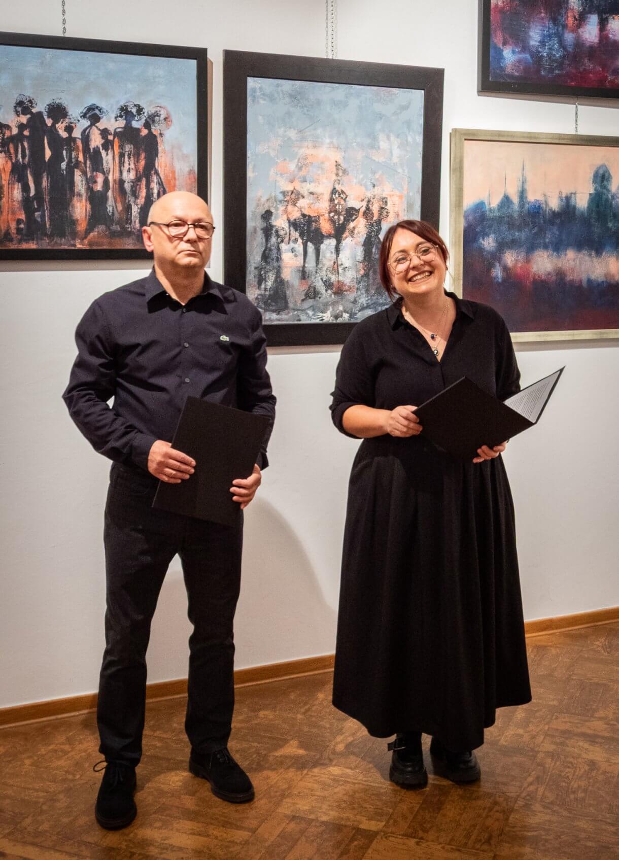 Prowadząca otwarcie wernisażu oraz dyrektor Centrum Kultury i Promocji w Jarosławiu