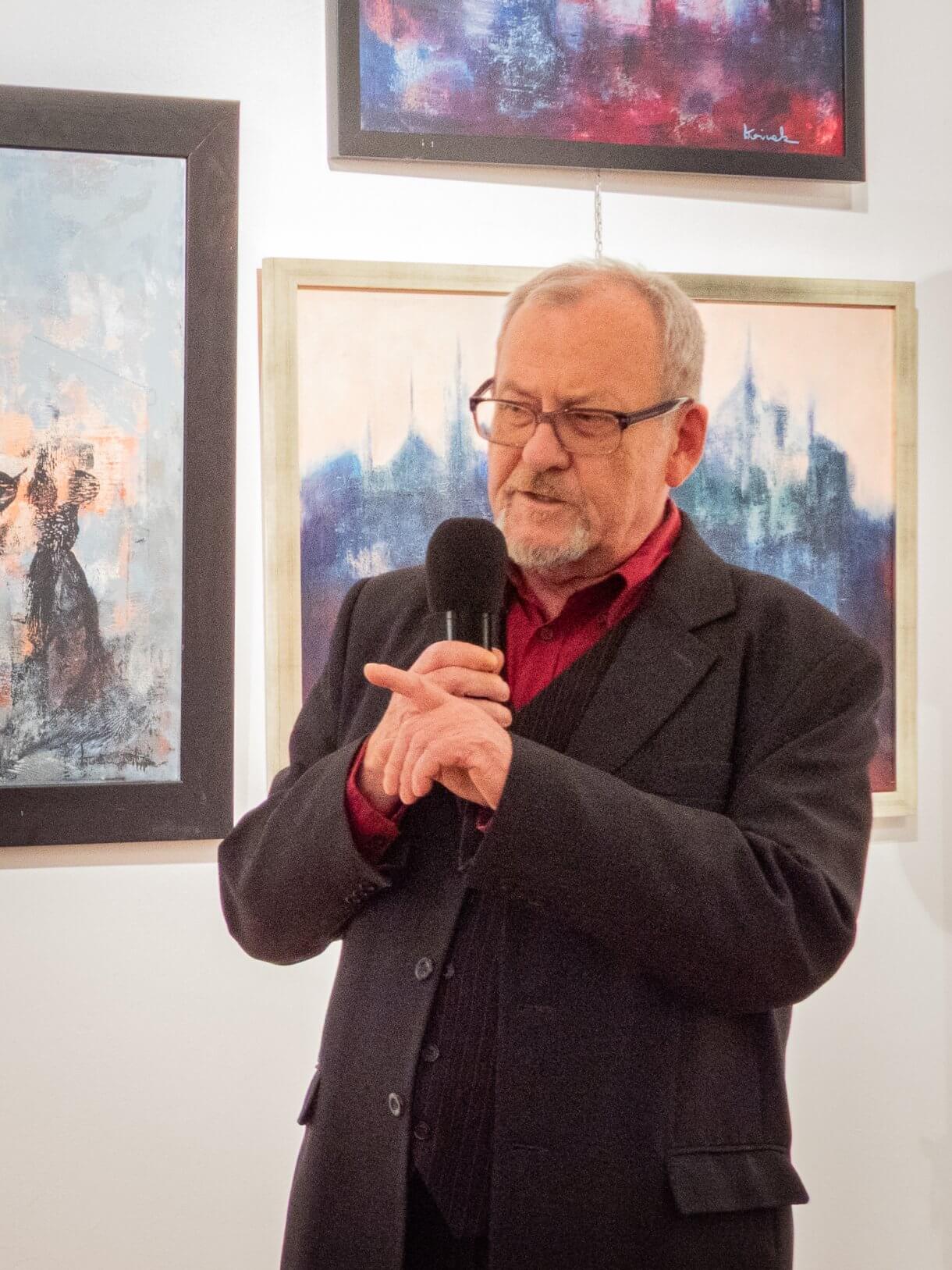 Włodzimierz Piętal ze swoim programem artystycznym podczas wernisażu