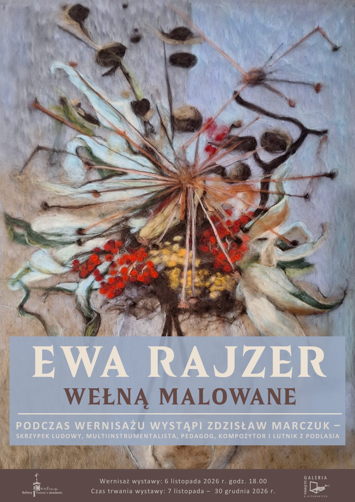 Dyrektor Centrum Kultury i Promocji w Jarosławiu oraz Artystka – Ewa Rajzer, maja przyjemność zaprosić na wernisaż wystawy „Wełną Malowane” Wernisaż odbędzie się 6 listopada (piątek) o godz. 18.00 w Galerii Głównej u Attavantich (ul. Rynek 5, 37-500 Jarosław) Podczas wernisażu wystąpi Zdzisław Marczuk – skrzypek ludowy, multiinstrumentalista, pedagog, kompozytor i lutnik z Podlasia   Ewa Rajzer o sobie:  53 lata temu, jako piętnastoletnia dziewczynka, otrzymałam w Szkole Podstawowej w Bartoszycach od nauczycielki plastyki pierwszy ważny sygnał, że sztuka może stać się częścią mojego życia. Zgłosiła mnie do wojewódzkiego konkursu plastycznego, w którym zajęłam III miejsce za pracę wykonaną z potłuczonego, kolorowego szkła. To doświadczenie utwierdziło mnie w przekonaniu, że warto pójść tą drogą. Rok później rozpoczęłam naukę w Państwowym Liceum Sztuk Plastycznych w Jarosławiu na kierunku Wystawiennictwo. Szkołę ukończyłam w 1978 roku. Jarosław stał się wtedy moim domem i pozostał nim przez całe dorosłe życie. Przez kolejne lata najważniejsze były dla mnie praca i rodzina. Wychowałam troje dzieci, a dziś mam pięcioro wnuków. Na wiele lat sztuka zeszła na dalszy plan, ale potrzeba tworzenia nigdy we mnie nie zgasła. Malowanie wełną poznałam dzięki moim wnuczkom, Dominice i Weronice. Ta niezwykła technika, w której kolor i fakturę tworzy się z delikatnych włókien wełny, stała się dla mnie inspiracją do ponownego sięgnięcia po sztukę. Przez ostatni rok rozwijałam ją po swojemu, szukając własnego sposobu wyrażania tego, co mnie otacza i zachwyca. W moich pracach pojawiają się pejzaże, natura, portrety i akty, ale szczególne miejsce zajmują kwiaty. W sercu zawsze jestem florystką – lubię kolor, kształt, światło i piękno natury. W malowaniu wełną odnalazłam radość, spokój i poczucie spełnienia. Przekonałam się, że sztuka może na wiele lat zejść na dalszy plan, ale nie musi z naszego życia odejść. Ta wystawa jest dla mnie czymś więcej niż prezentacją prac. Jest spełnieniem marzenia, które dojrzewało przez lata. „Wciąż we mnie” – bo pewne rzeczy nie przemijają. Czasem tylko czekają, aż nadejdzie ich czas.